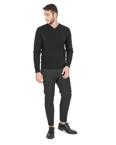 Crown of Edinburgh Cashmere Men's Refined Cashmere V-Neck Sweater in Black - 3XL