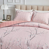 Versatile Quilted Coverlet and Pillowcases Set: Adapts to Every Season - Queen size