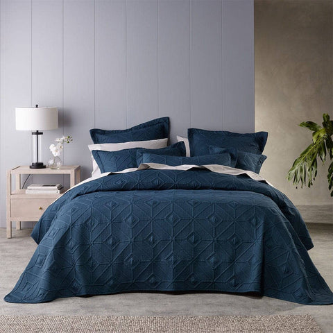 Darrahopens Home & Garden > Bedding Bianca Kazimir Navy Polyester Coverlet Set Queen/King